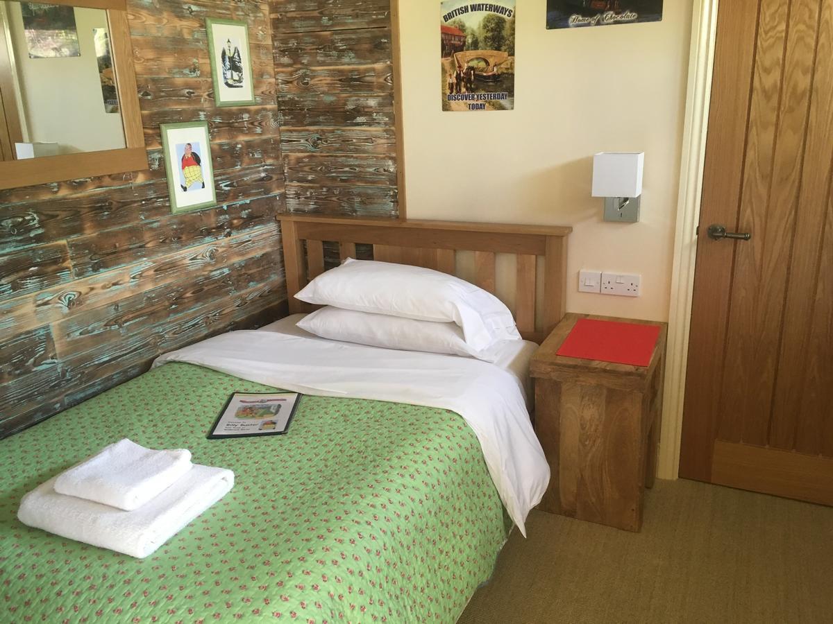 ブラッドフォード・オン・エイヴォン ウィドブルック バーンズ Bed & Breakfast エクステリア 写真